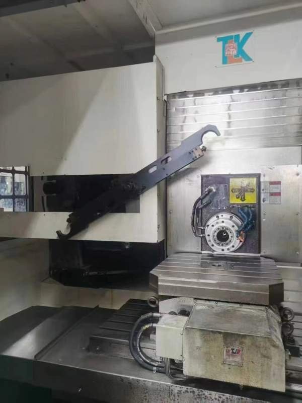 重庆台立克630卧式加工中心，BT50主轴，24把刀库，安.