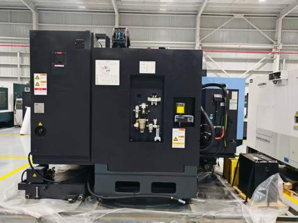 新到一台全新斗山DNSVM5105L加工中心，发那科OI-MFPlu.