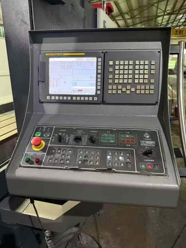 台湾高明龙门机型：KCM-2000SV-P三硬轨法兰克0i-MF系.