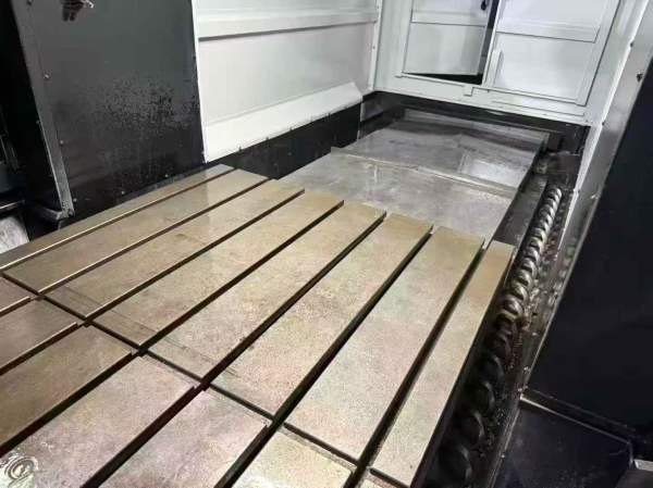 台湾高明龙门机型：KCM-2000SV-P三硬轨法兰克0i-MF系.