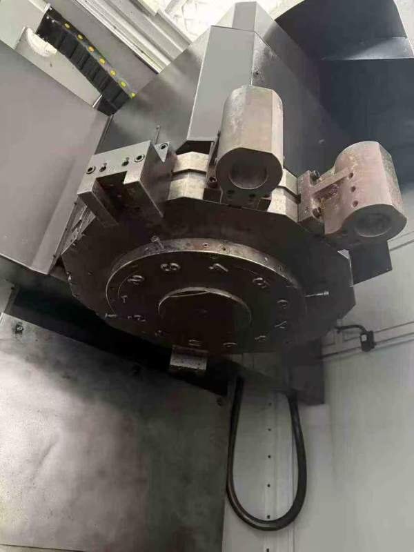 台湾油欣1100数控立式车铣复合，硬轨机，x轴带光栅尺.