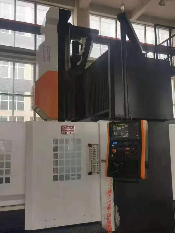 上海永硕6032龙门加工中心发那科系统MFPLUSa法驱动BT5.