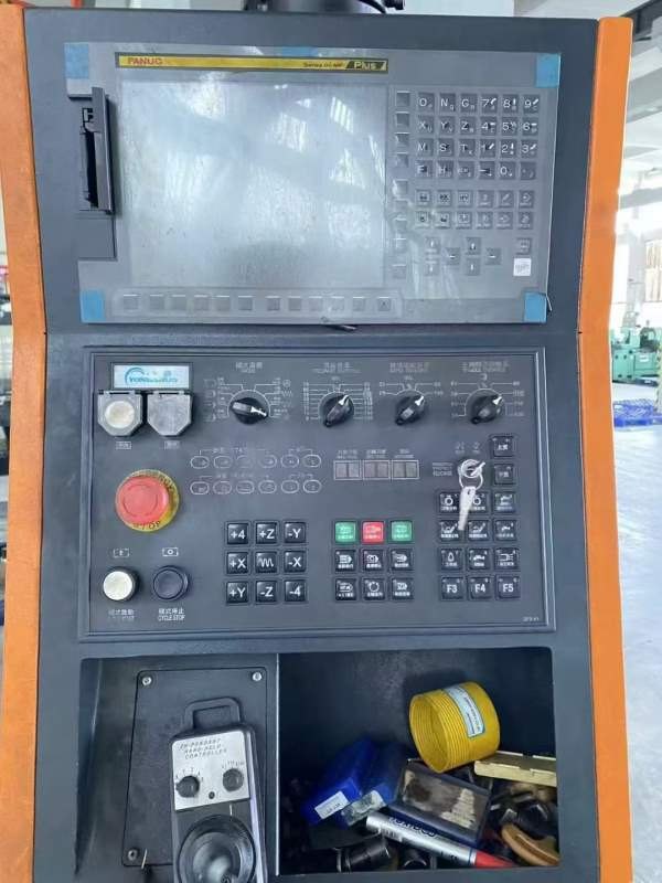 上海永硕6032龙门加工中心发那科系统MFPLUSa法驱动BT5.