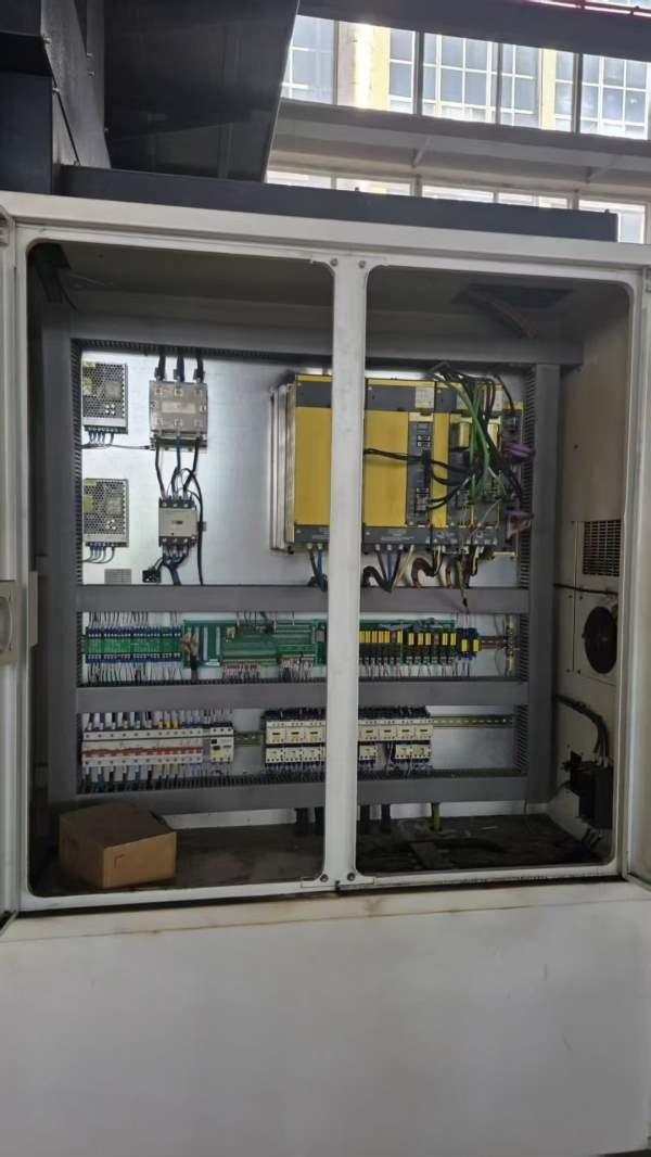 上海永硕6032龙门加工中心发那科系统MFPLUSa法驱动BT5.