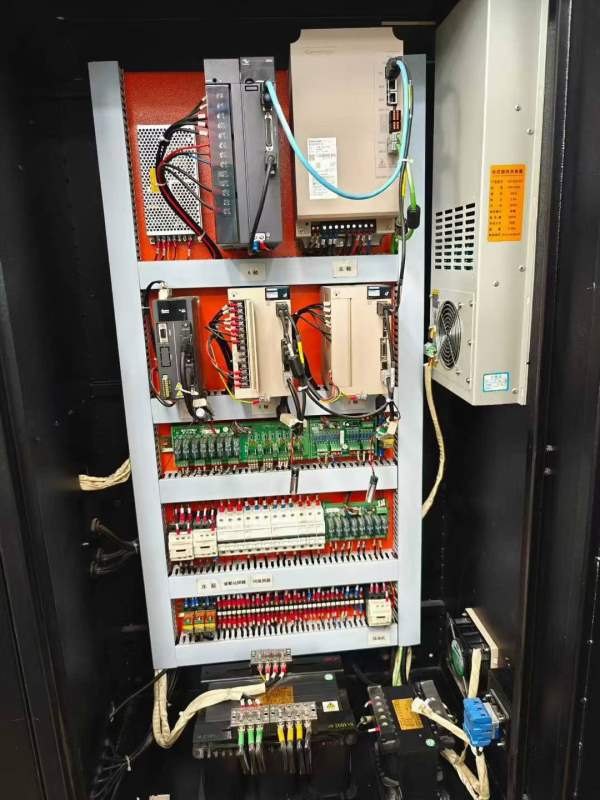 同款两台2018年产洪泉数控LT-450T车铣复合，新代系统.