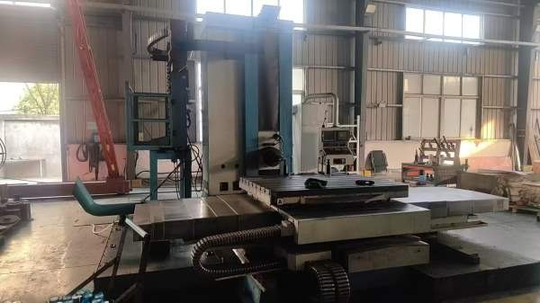 台湾远东110R2卧镗，主轴镗杆直径110工作台尺寸X行程2.