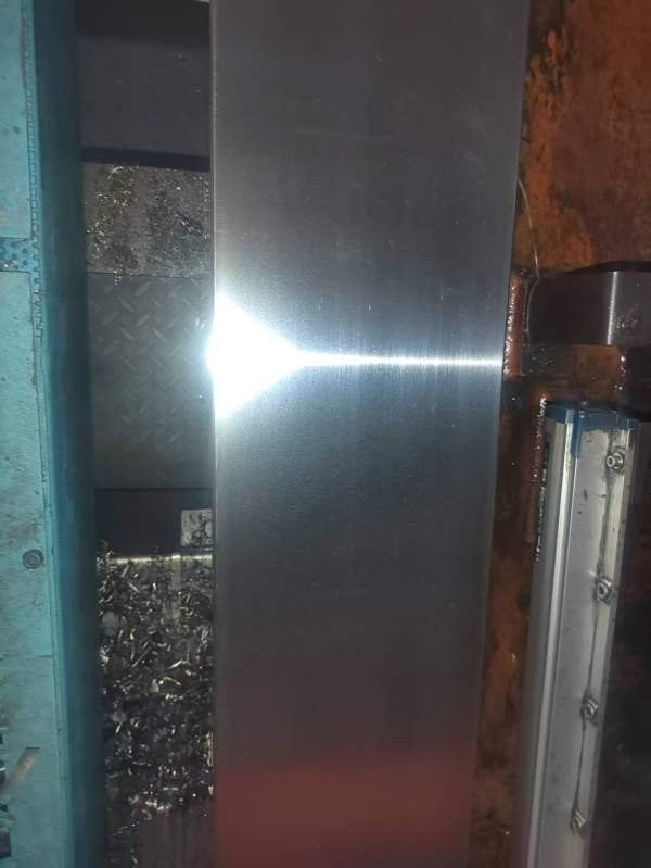 台湾远东110R2卧镗，主轴镗杆直径110工作台尺寸X行程2.