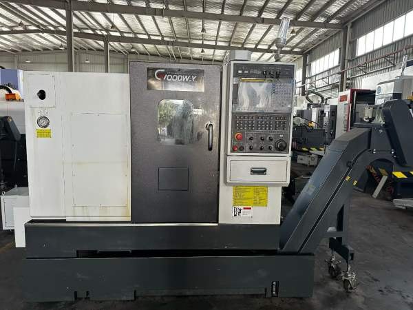 台湾程泰GLS 2000Le数控车床，配发那科Oi-TFplus，8寸.