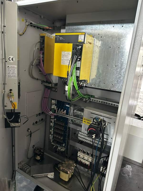 台湾程泰GLS 2000Le数控车床，配发那科Oi-TFplus，8寸.