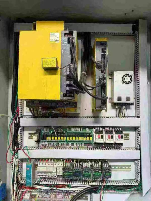 仕兴鸿1160加工中心，2016年出厂，法纳克MD系统，BT40.