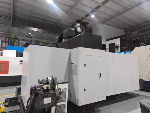 海天重型2016数控龙门，a法电机驱动品牌:海天GLU1620.