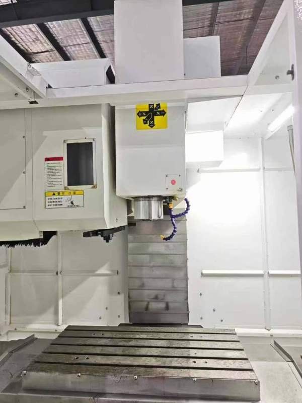 新到一台精志855加工中心，发那科MF PIUS系统，BT40主.