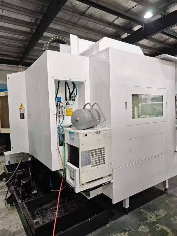 新到一台精志855加工中心，发那科MF PIUS系统，BT40主.