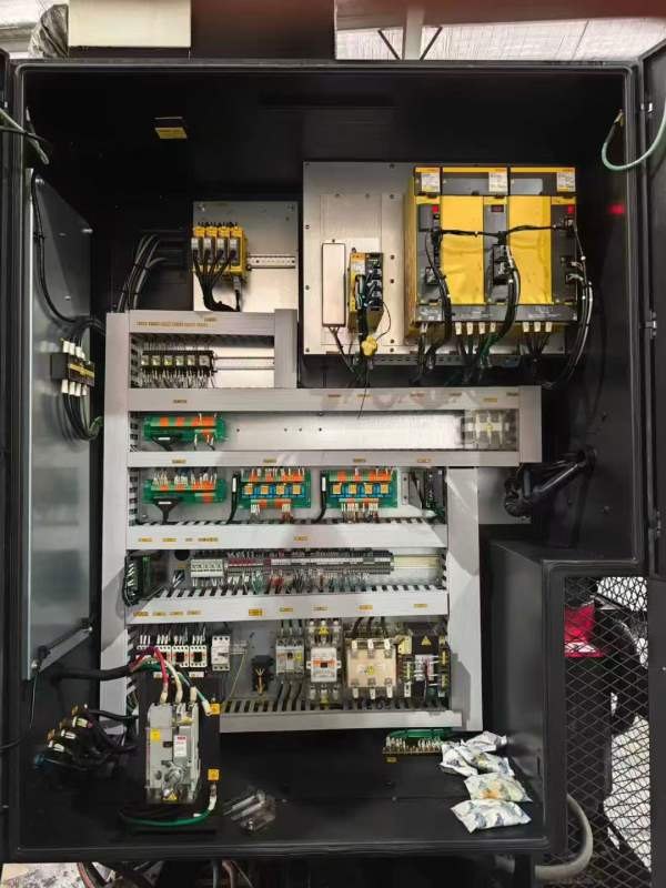 出售韩国威亚LV300R数控立车、型号：LV300R发那科32i.