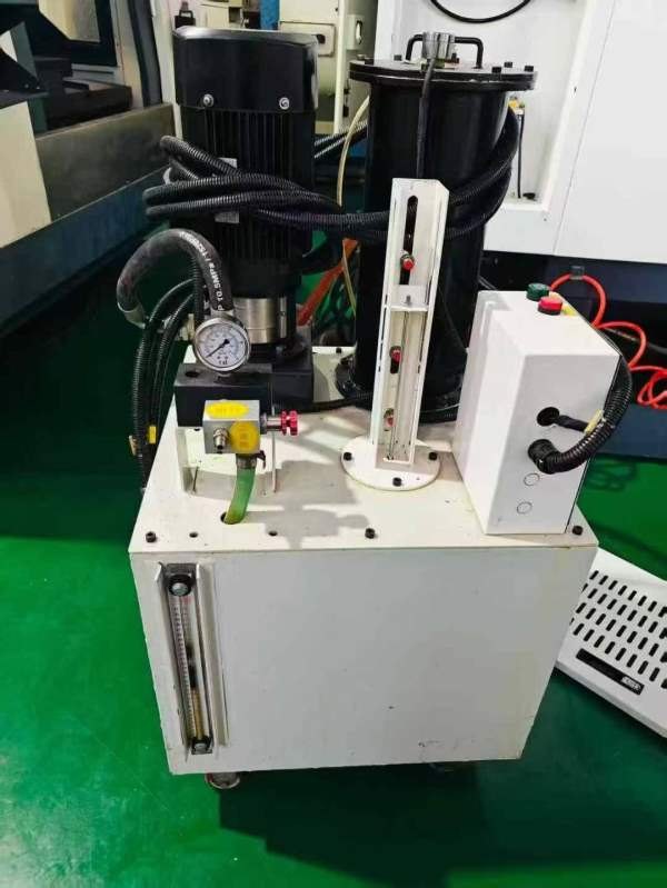 台正光机同款五台2022年苏州力冈855加工中心，其中四.