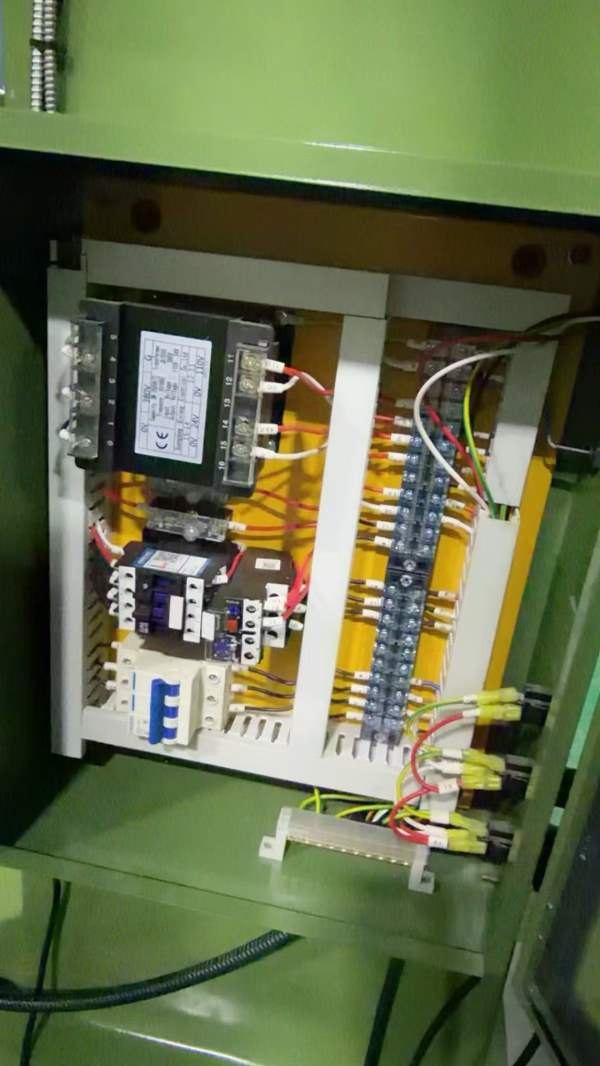 准新机:2024年台捷4号炮塔铣，完全媲美新机，低价出售