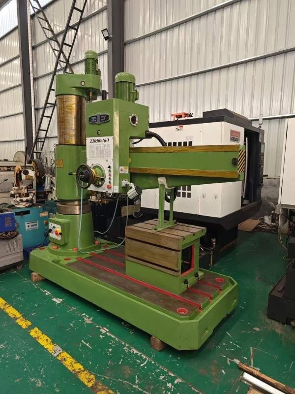 全新未用中捷50摇臂钻，低价出售