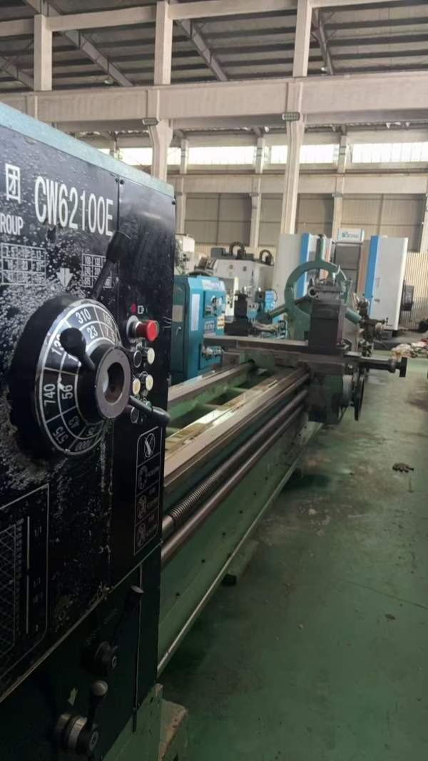 大连机床厂CW621104米车床，带马鞍，导轨如镜面