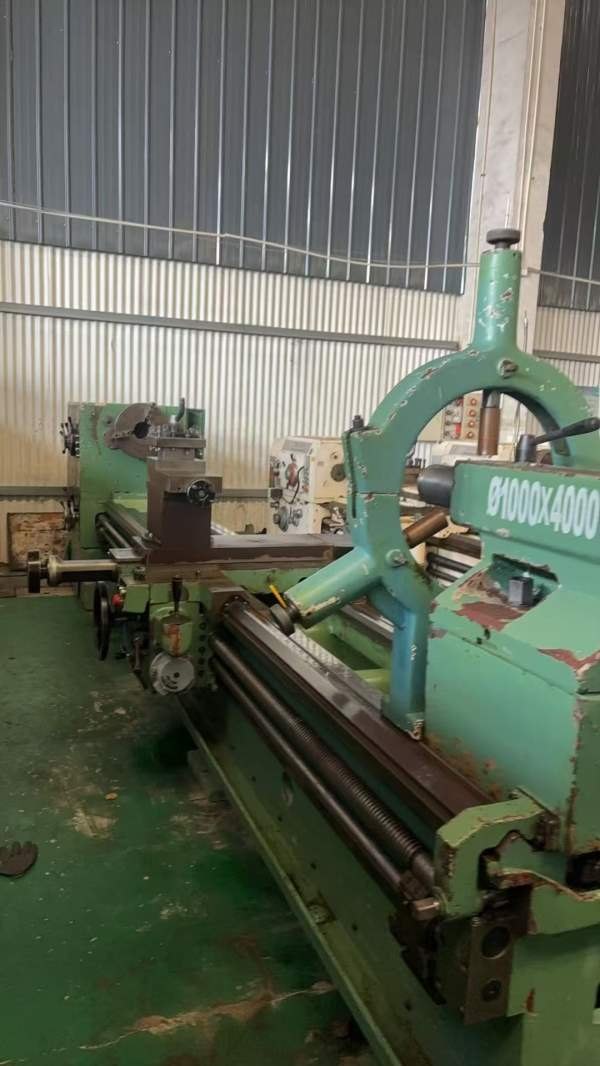 大连机床厂CW621104米车床，带马鞍，导轨如镜面