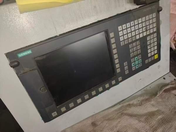 2023年武汉佳友佳数控10米立车，回转直径10米，卡盘6..