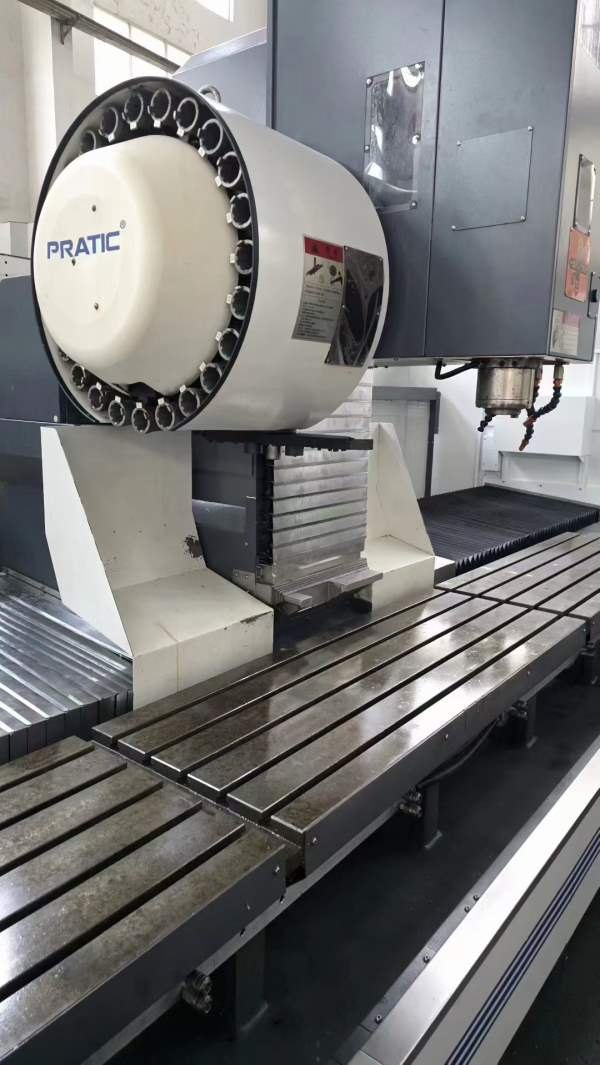 2021年7月出厂，普拉迪PDC4500型材加工中心，全铸件床.