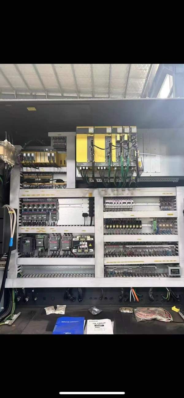 刚到货，高配原装韩国威亚双工位卧式加工中心，型号HS.