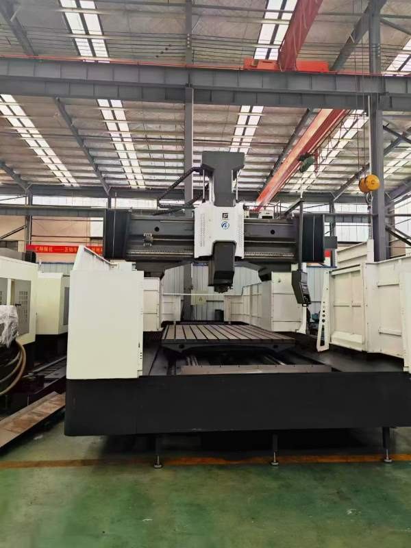 2024年重型台功4228龙门加工中心一台，两线一硬，BT50.