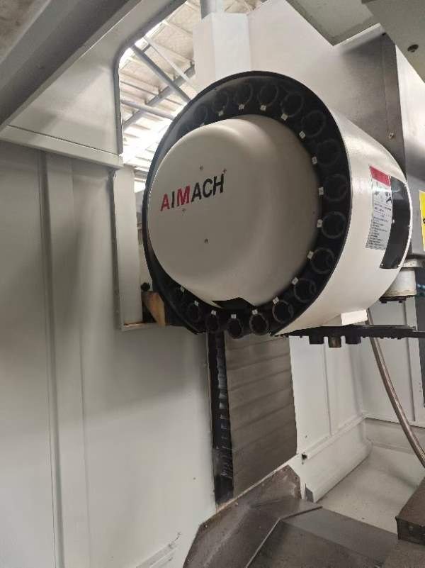 出售：银尚855加工中心一台，三线规，发那科大屏mf系.