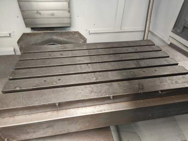 出售：银尚855加工中心一台，三线规，发那科大屏mf系.