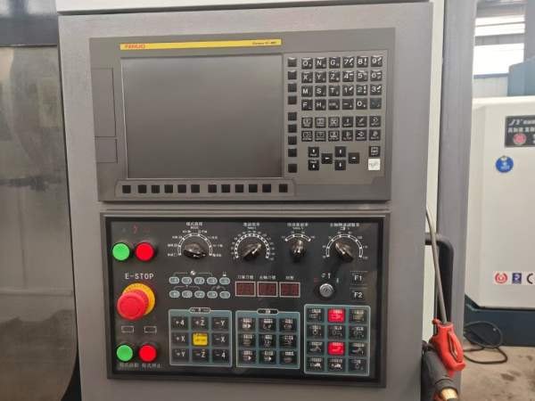 出售：银尚855加工中心一台，三线规，发那科大屏mf系.
