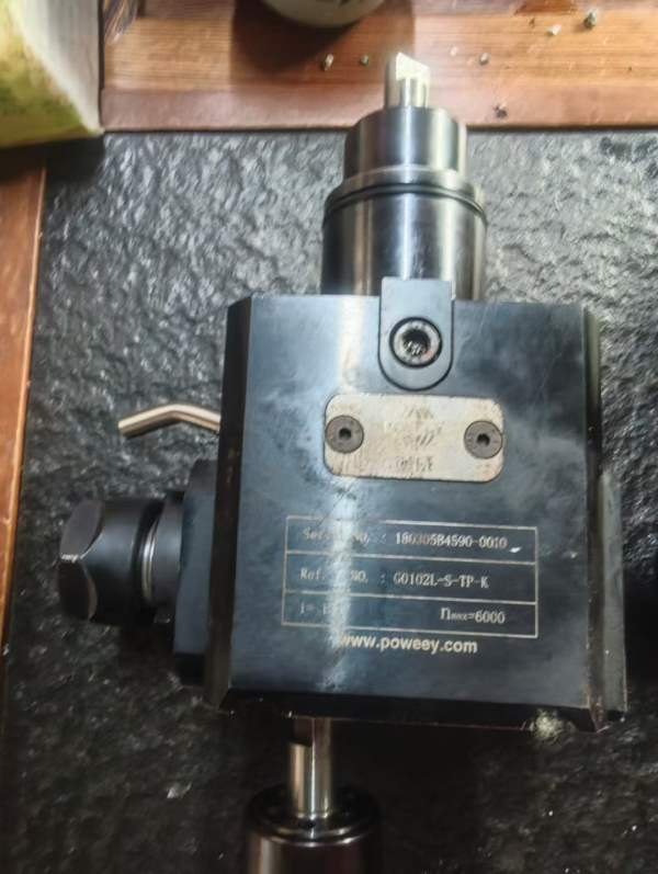 出售四个BMT45动力刀座，er20夹头，6000转