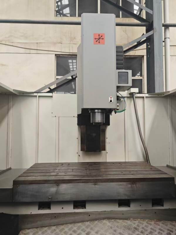 刚刚买下同款4台广东佛威1580数控铣、两线一硬导轨，.