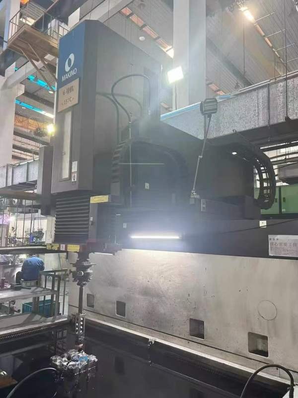 刚刚拿下牧野157火花机一台、在位安装使用中、懂行的.