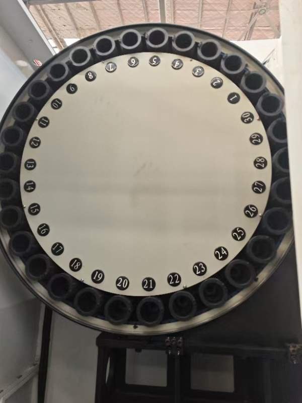 23年九成新国盛630卧加，开机2000多小时，BT50刀柄，3.