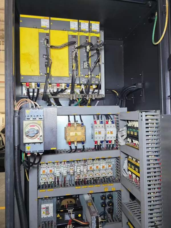 同款两台韩国威亚F500立加三轴行程：1060x510x635mm工.