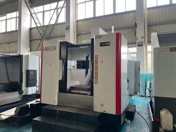 巨高800单工位卧加三轴滚柱线轨工作台800/800，主轴BT.