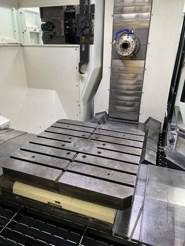 巨高800单工位卧加三轴滚柱线轨工作台800/800，主轴BT.