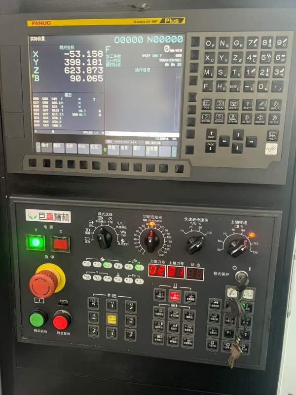 巨高800单工位卧加三轴滚柱线轨工作台800/800，主轴BT.