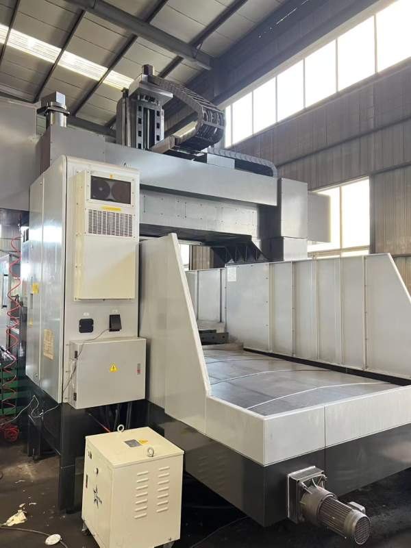 济南工厂刚刚买下台湾星视野3223数控龙门加工中心，工.