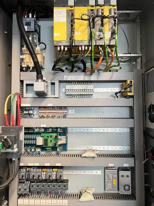 济南工厂刚刚买下台湾星视野3223数控龙门加工中心，工.