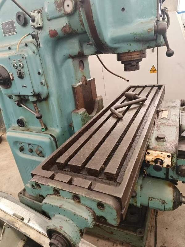 2500一吨洛阳仓库