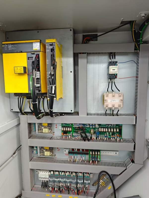 银尚855加工中心，三线规，发那科mf系统，带油冷机和.