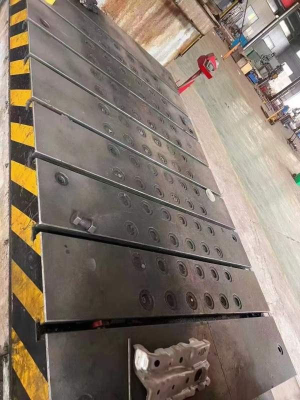 山东工厂刚刚买下高锻500吨闭式双点。九九成新，有效.