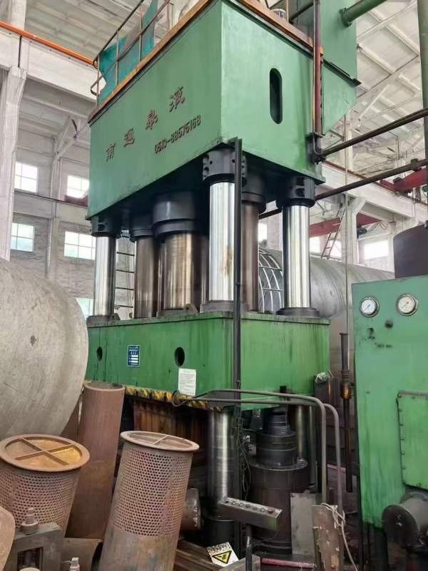 大吨位，小台面南通皋液2000吨，台面1.6米2.5米，移动.