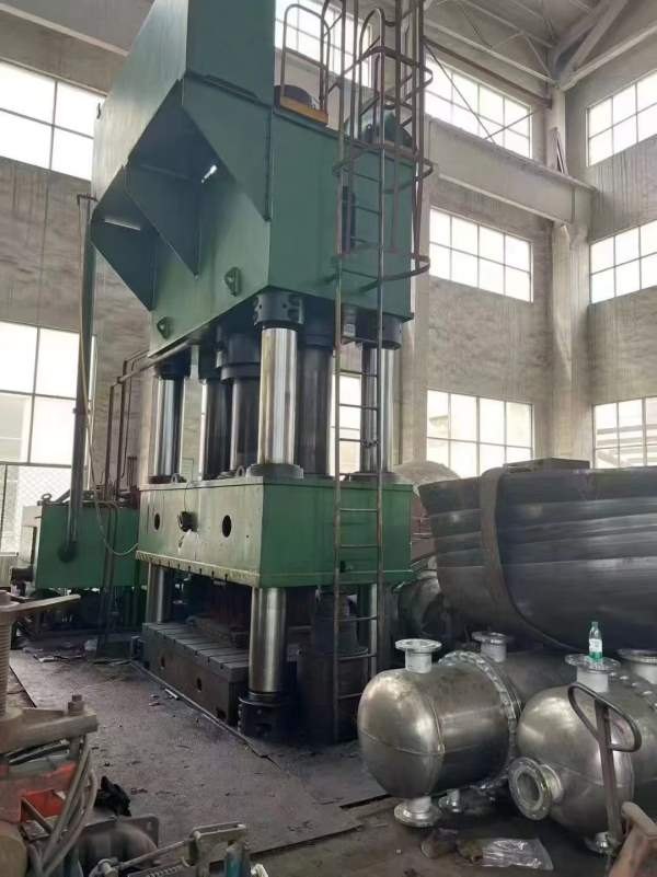 大吨位，小台面南通皋液2000吨，台面1.6米2.5米，移动.