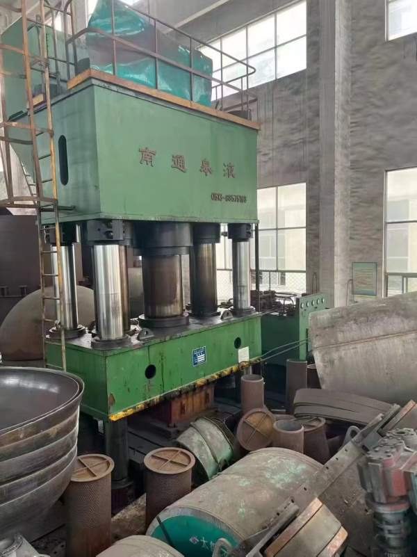 大吨位，小台面南通皋液2000吨，台面1.6米2.5米，移动.