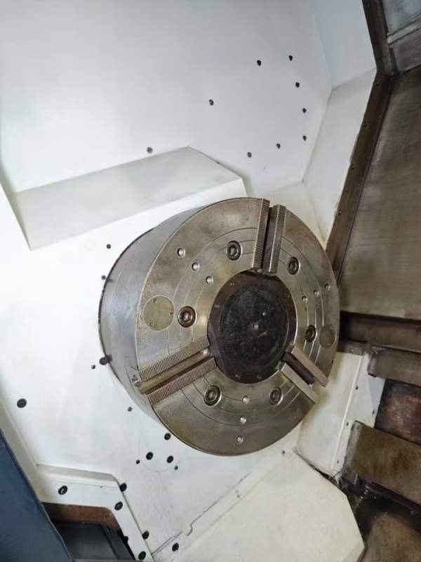 台湾原装程泰重型数控车床GS-6600L2，旋转直径1100mm.
