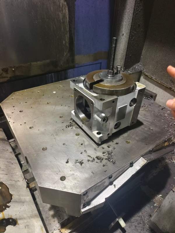 日本三菱800卧加工中心DH80工作台:800800mmX/Y/Z行程:.