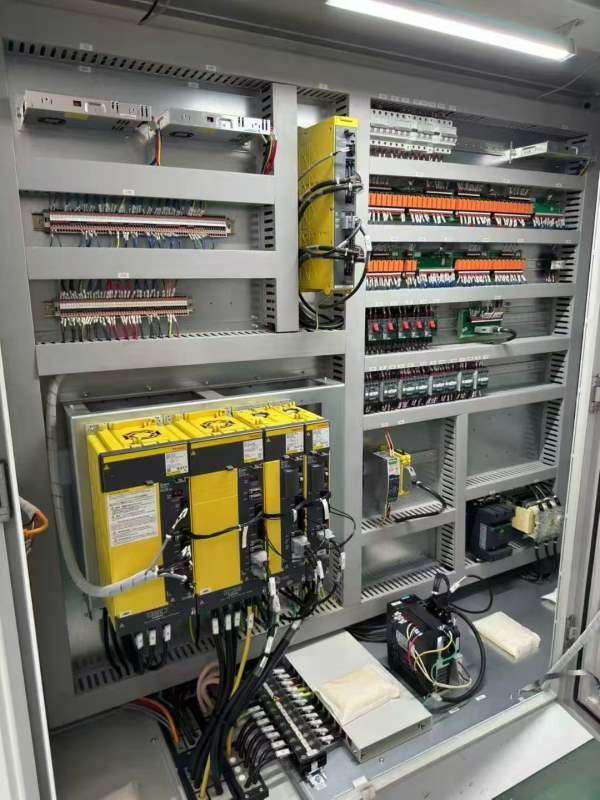 浙江工厂刚买一台海天8米龙门，工作台2.5米8米，门宽3.