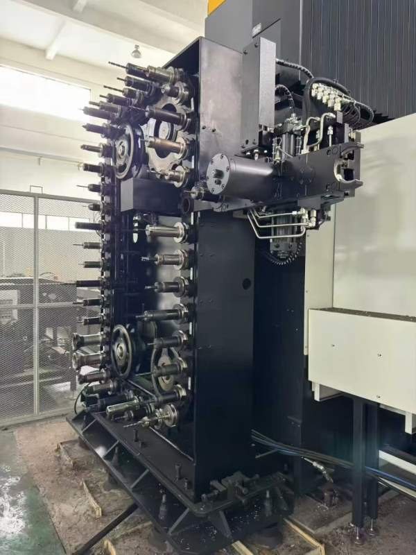 浙江工厂刚买一台海天8米龙门，工作台2.5米8米，门宽3.